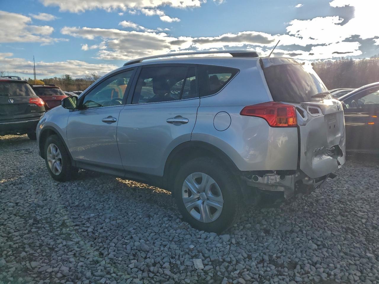 2015 Toyota Rav4 Le - zdjęcie 2