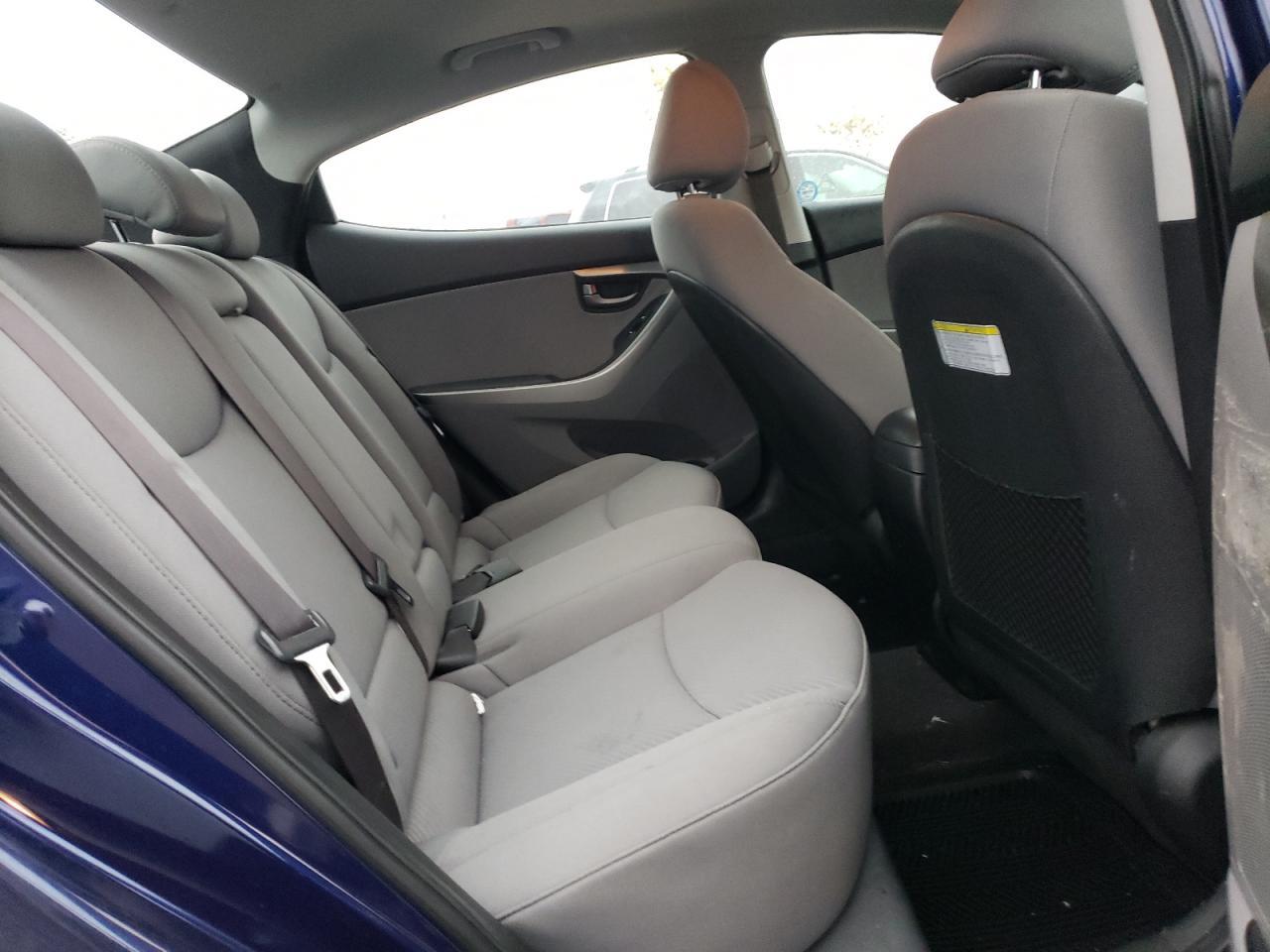 2013 Hyundai Elantra - zdjęcie 10