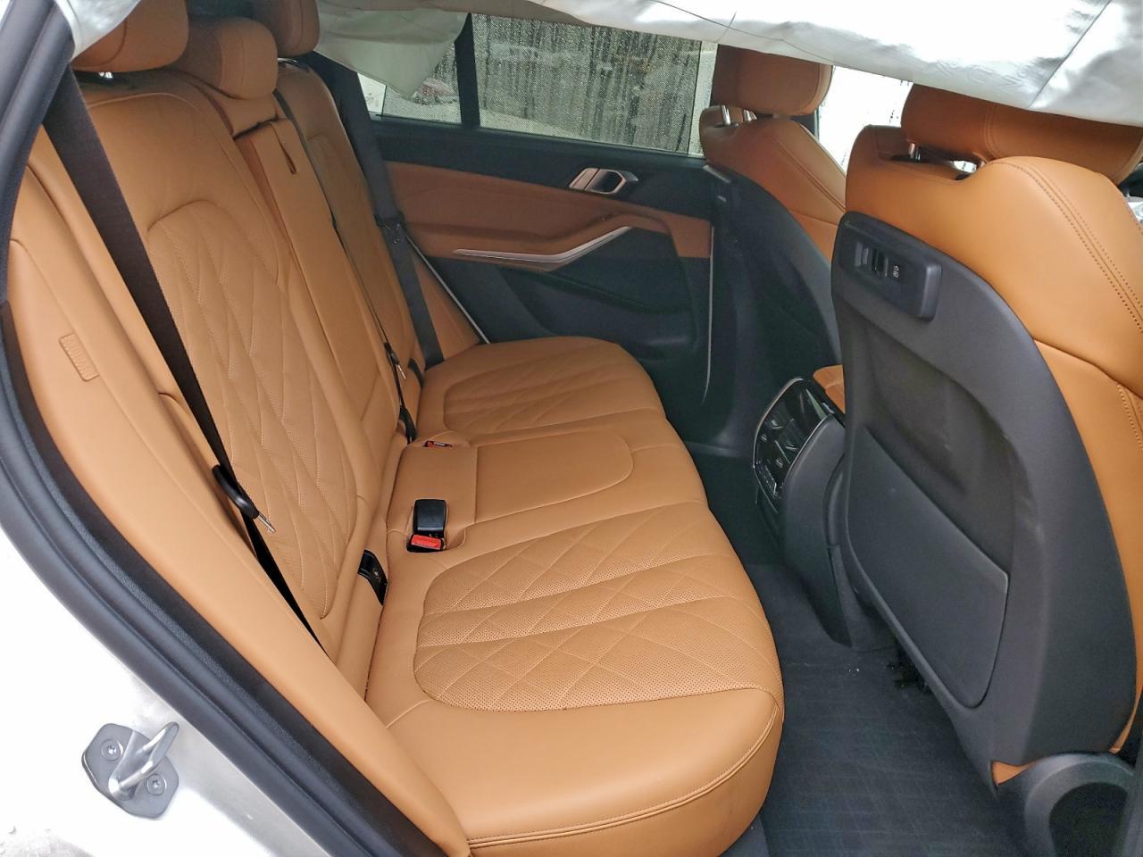 2023 BMW X5 xDrive40I - zdjęcie 11
