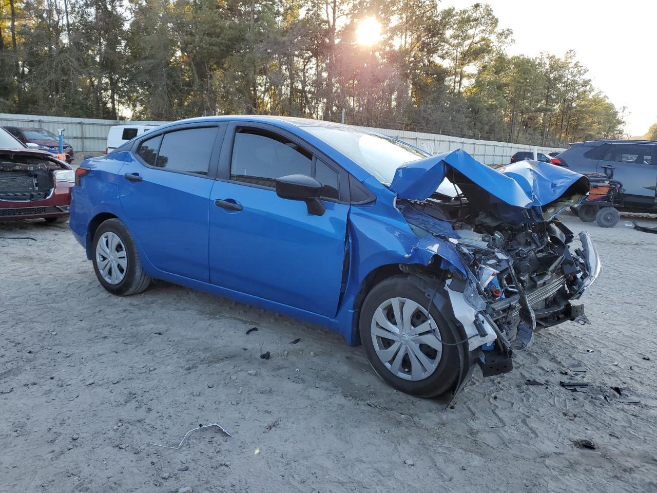 2023 Nissan Versa - zdjęcie 4