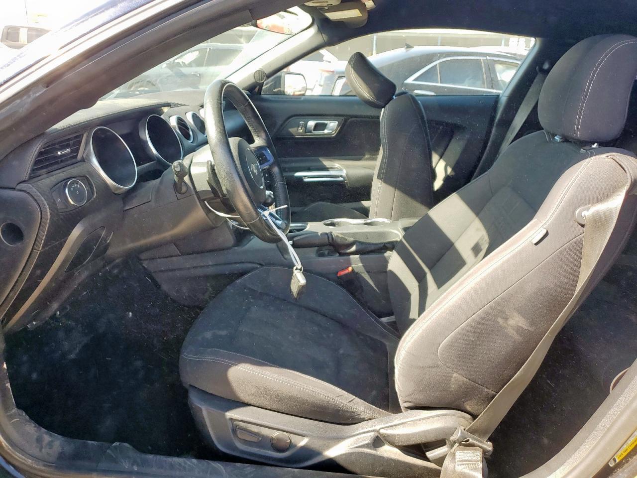 2021 Ford Mustang - zdjęcie 13