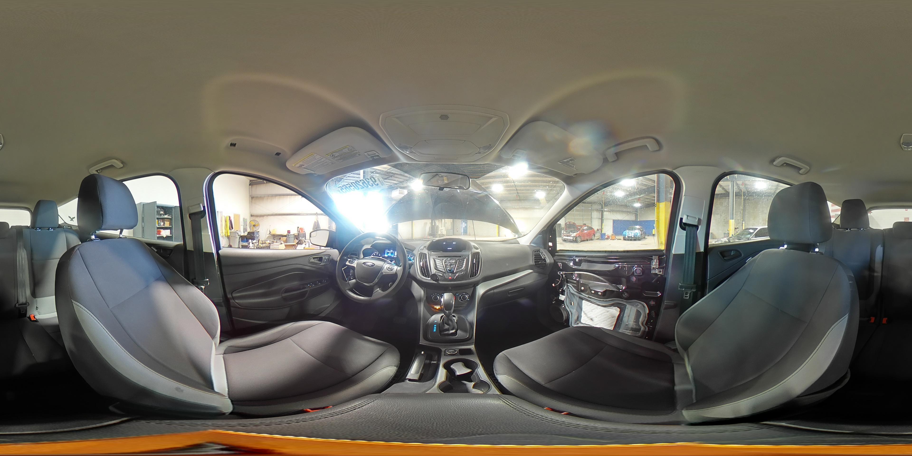 2016 Ford Escape - zdjęcie 16