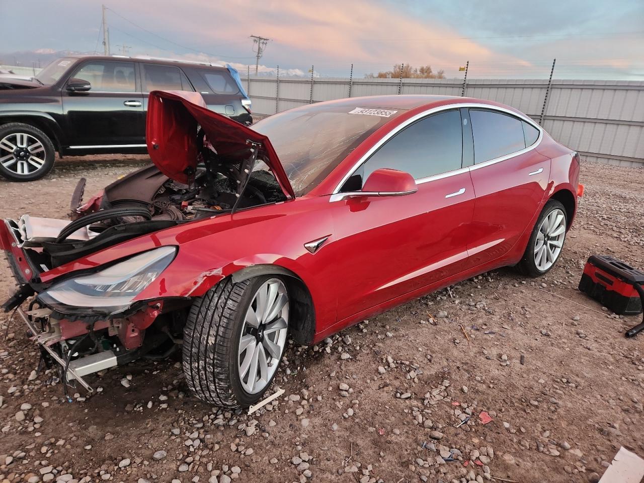 2018 Tesla Model 3 - zdjęcie główne