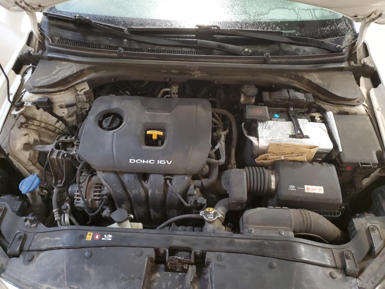 2017 Hyundai Elantra - zdjęcie 11