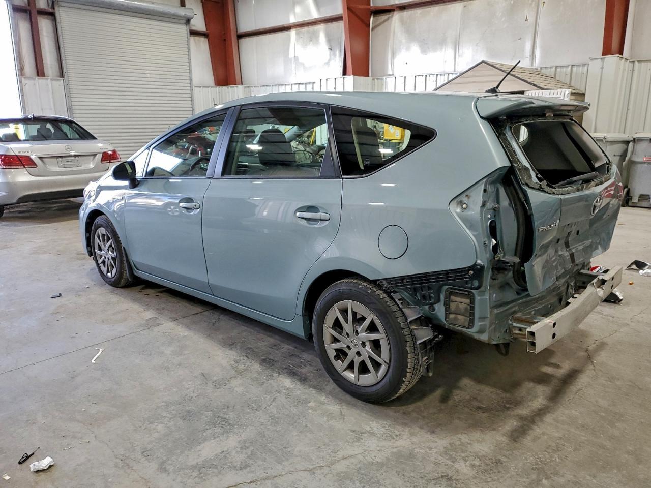 2016 Toyota Prius v (+) - zdjęcie 2