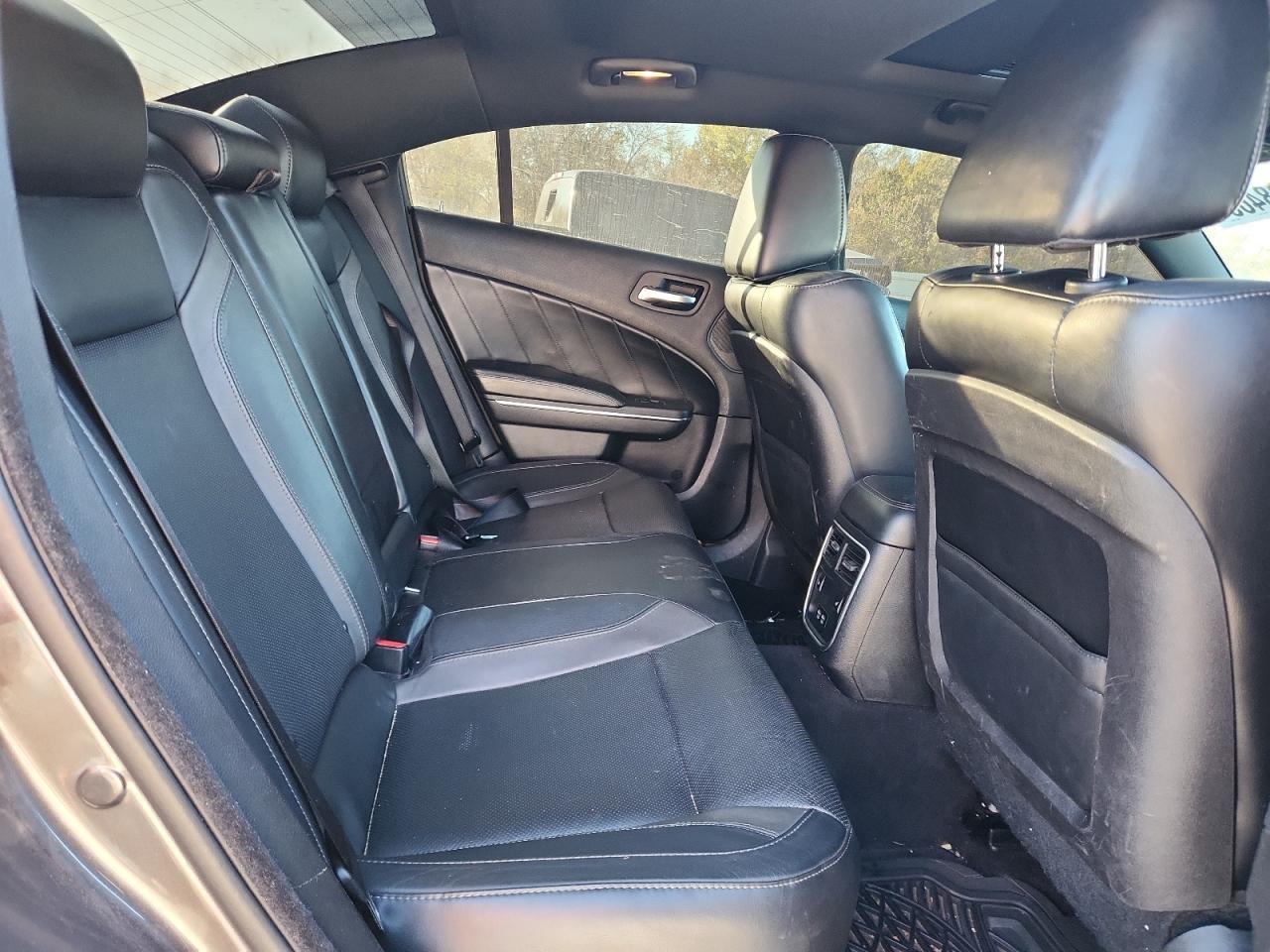 2015 Dodge Charger Sxt - zdjęcie 10