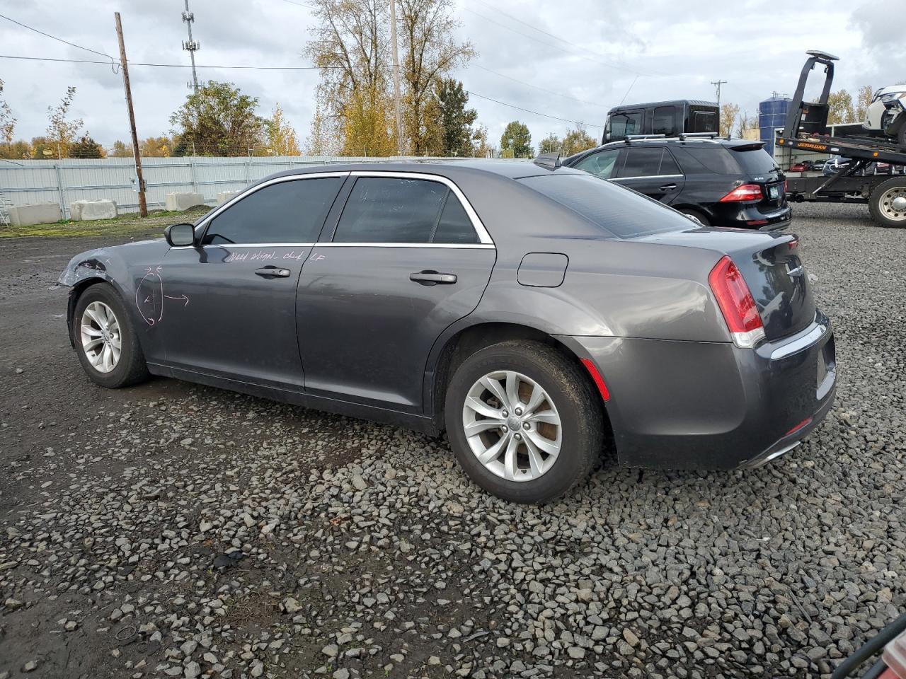2016 Chrysler 300 Limited - zdjęcie 2