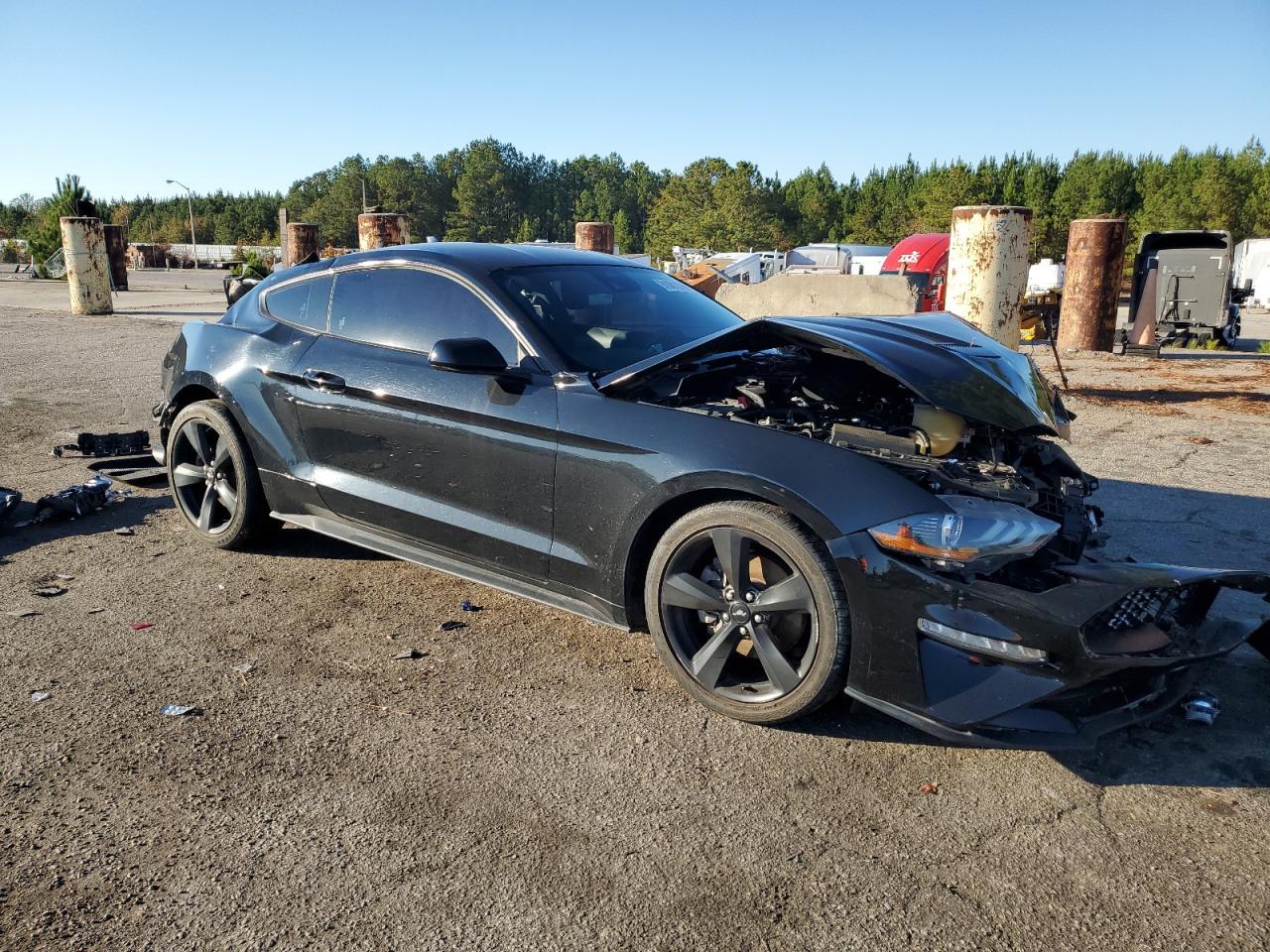 2021 Ford Mustang - zdjęcie 4