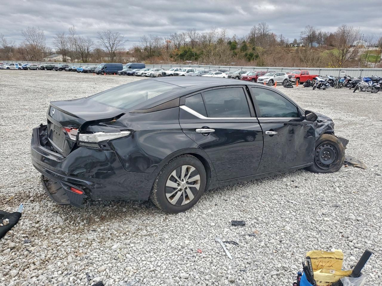 2021 Nissan Altima - zdjęcie 3