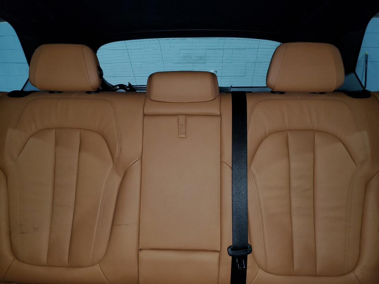 2021 BMW X5 xDrive40I - zdjęcie 10