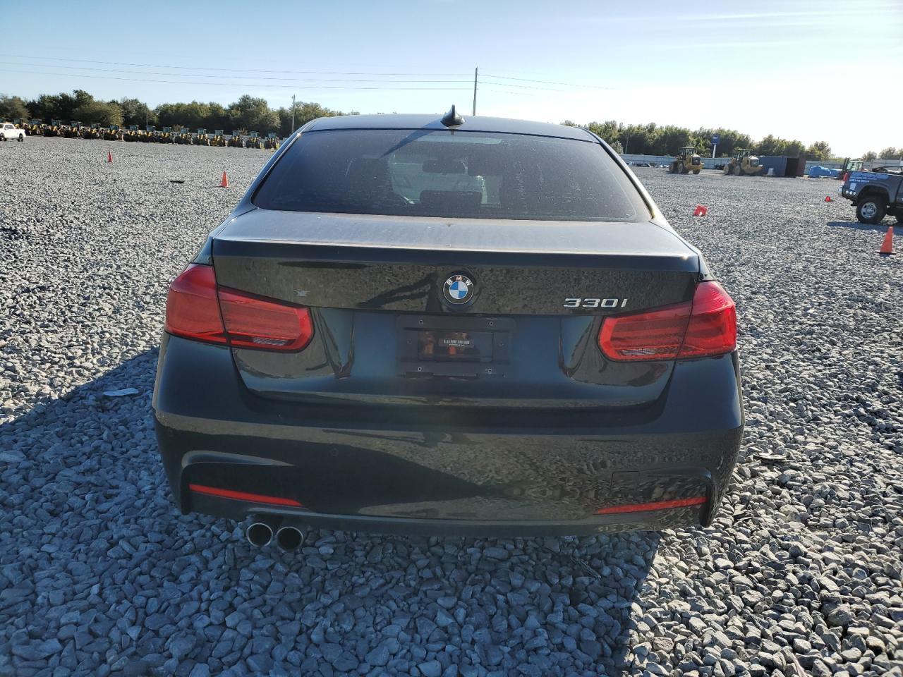 2017 BMW Seria 3 - zdjęcie 6