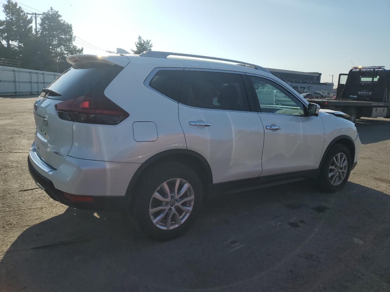 2018 Nissan Rogue - zdjęcie 3