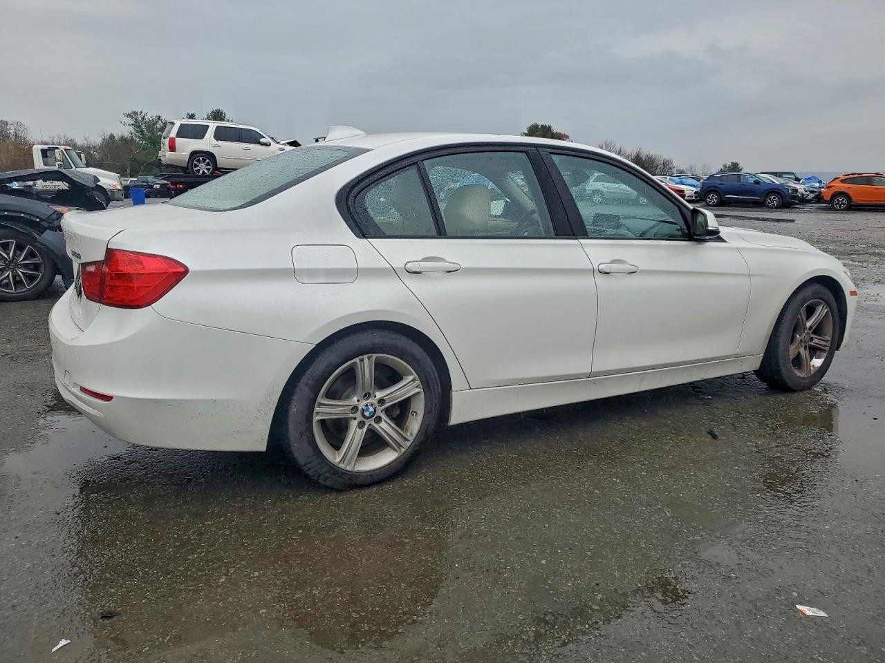 2015 BMW Seria 3 - zdjęcie 3