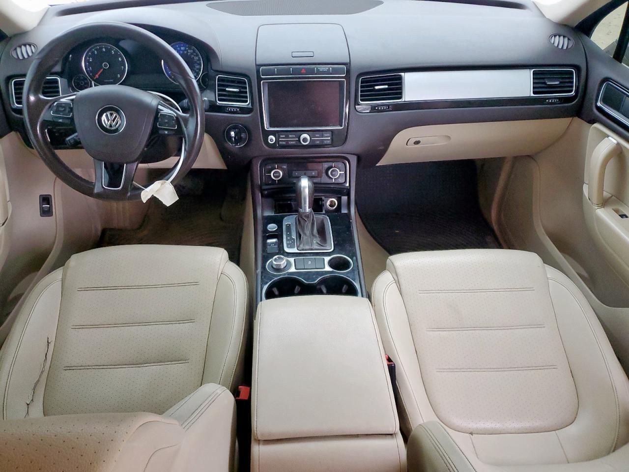 2016 Volkswagen Touareg Sport - zdjęcie 8