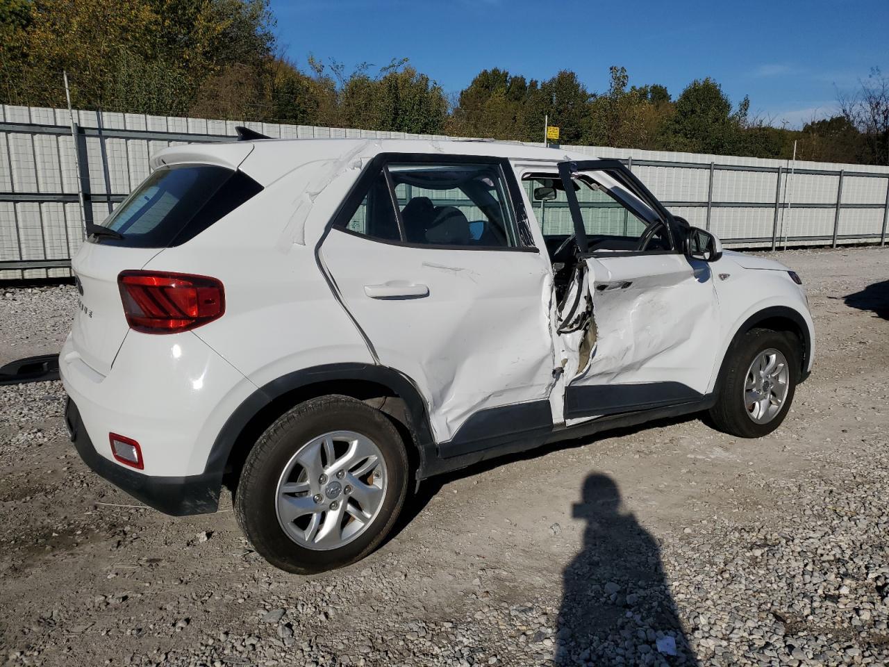 2021 Hyundai Venue Se - zdjęcie 3