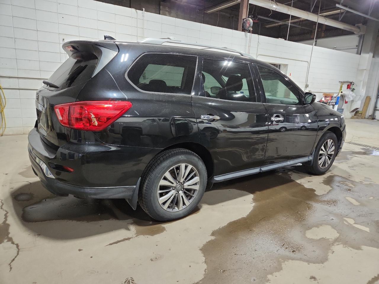 2019 Nissan Pathfinder - zdjęcie 3