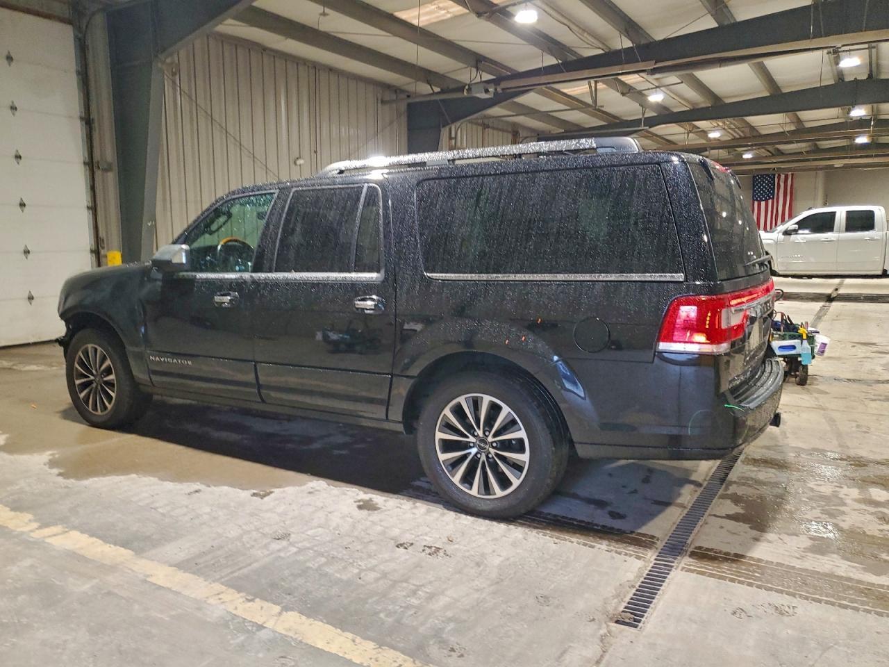 2016 Lincoln Navigator - zdjęcie 2