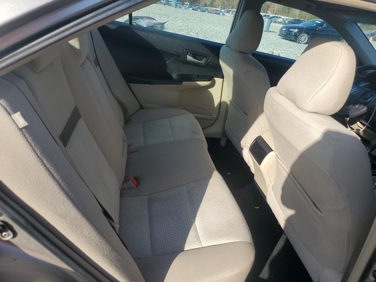 2014 Toyota Camry - zdjęcie 10