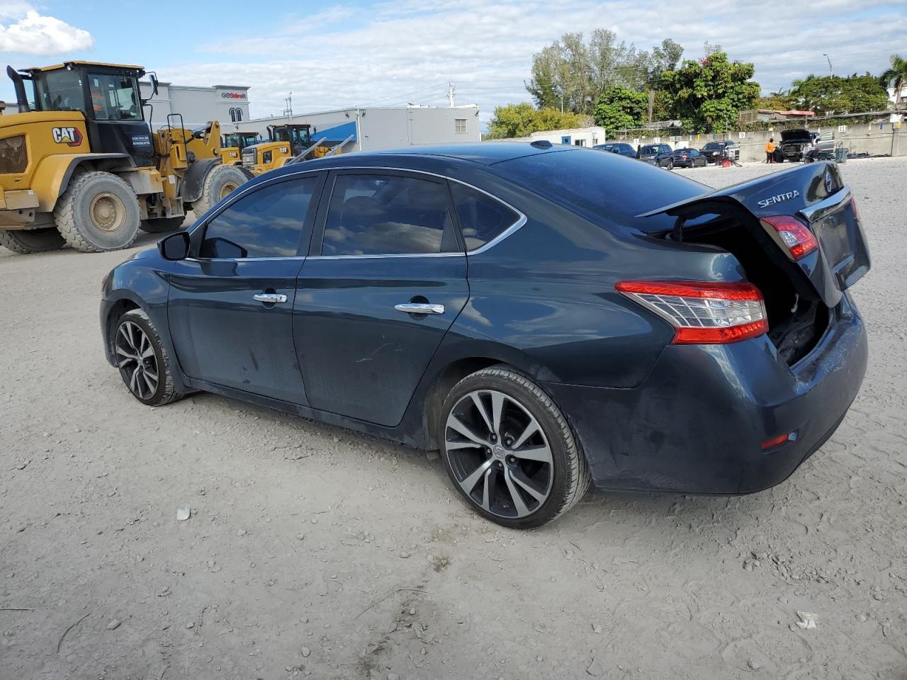 2015 Nissan Sentra - zdjęcie 2
