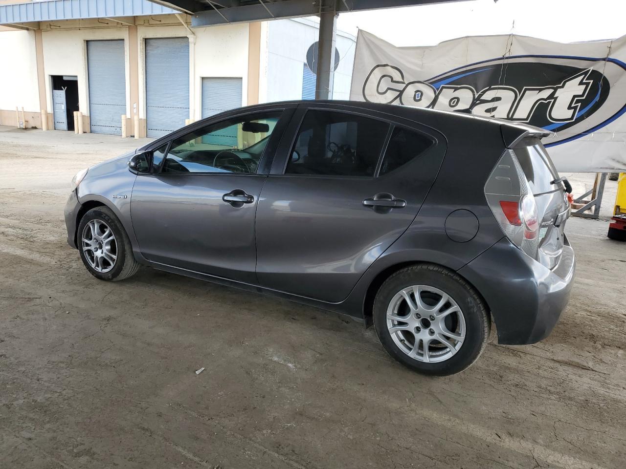2014 Toyota Prius c - zdjęcie 2