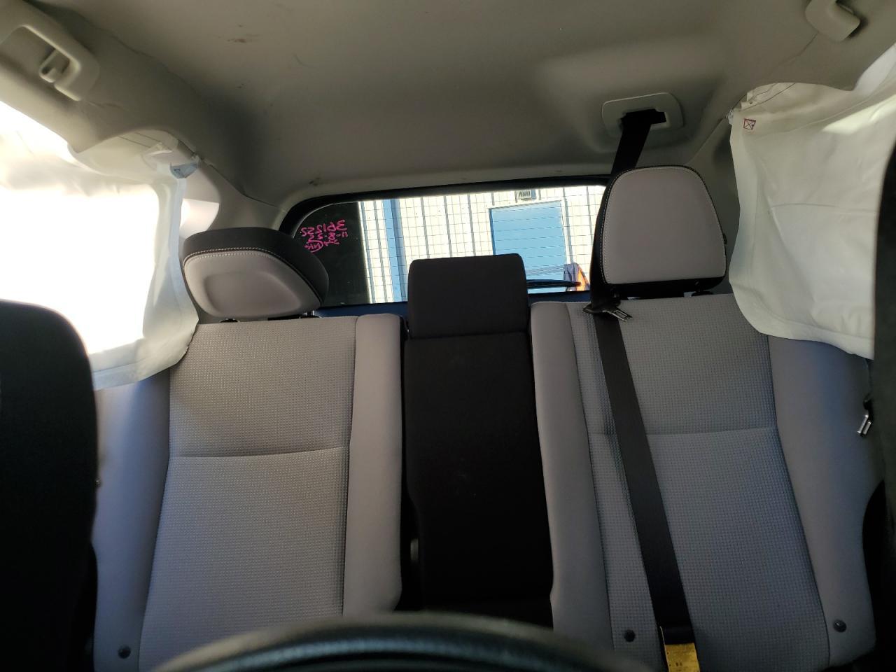 2018 Toyota RAV 4 - zdjęcie 10
