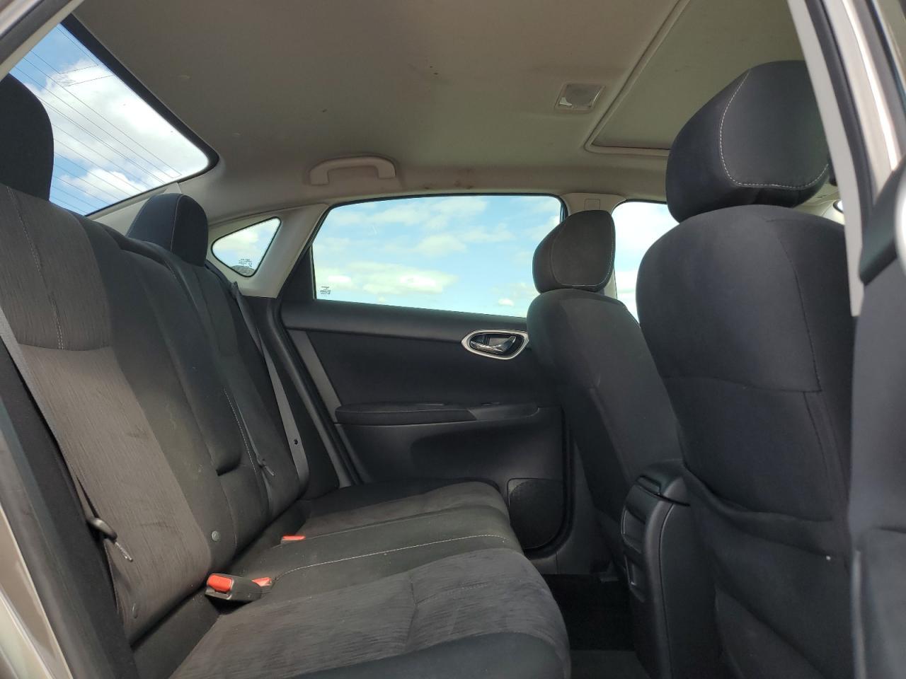 2015 Nissan Sentra - zdjęcie 10