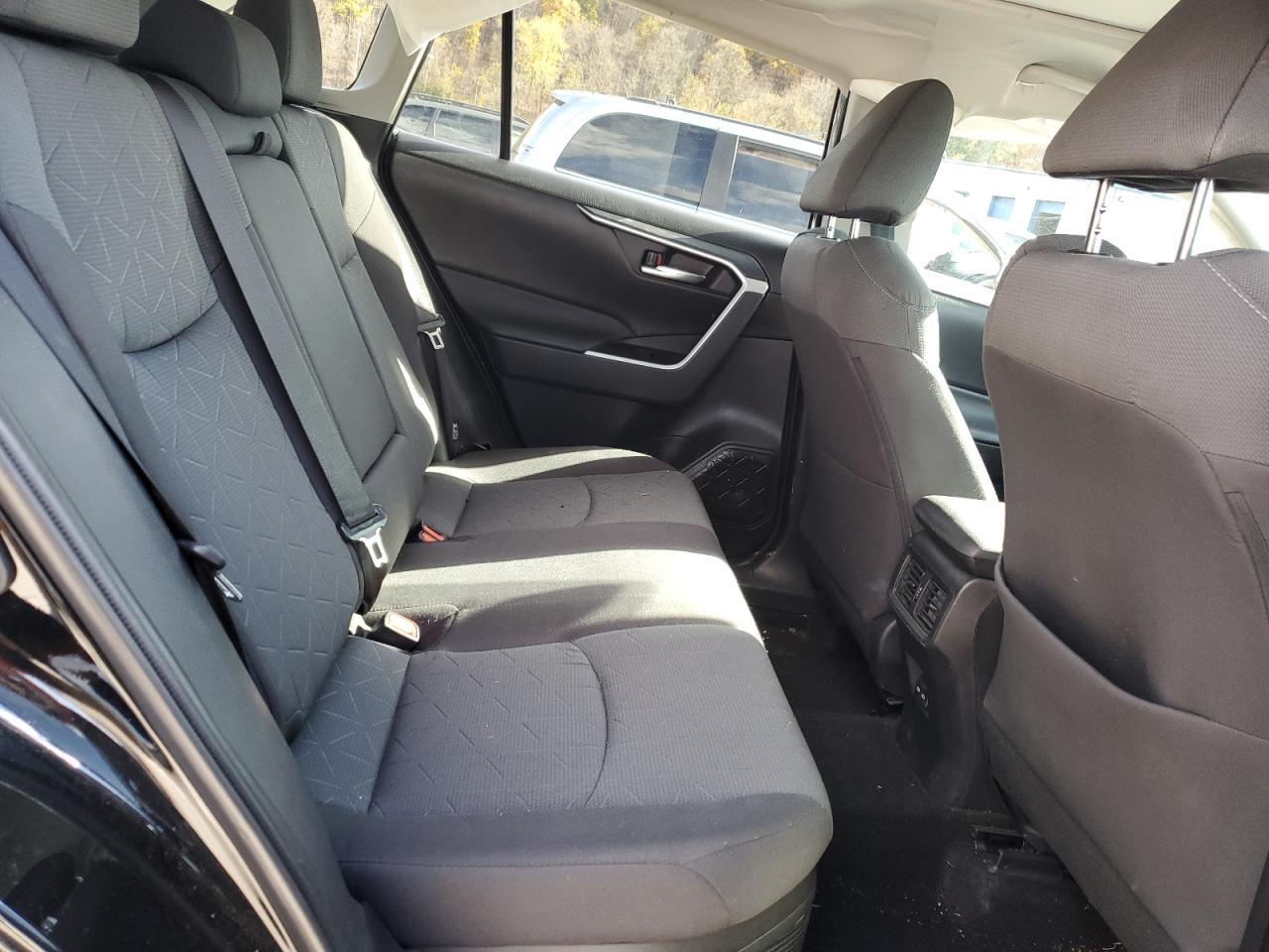 2022 Toyota RAV 4 - zdjęcie 11