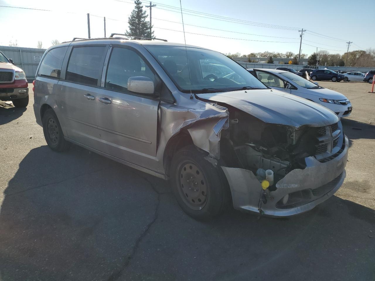 2016 Dodge Grand Caravan R/T - zdjęcie 4