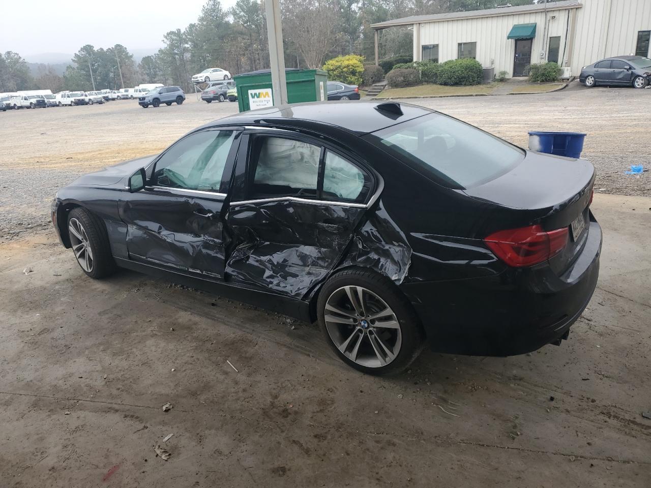 2018 BMW 330 I - zdjęcie 2