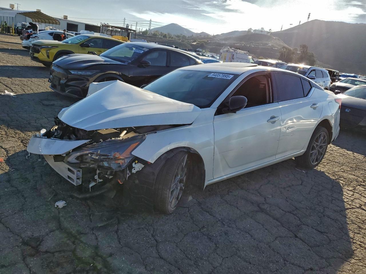 2023 Nissan Altima - zdjęcie główne