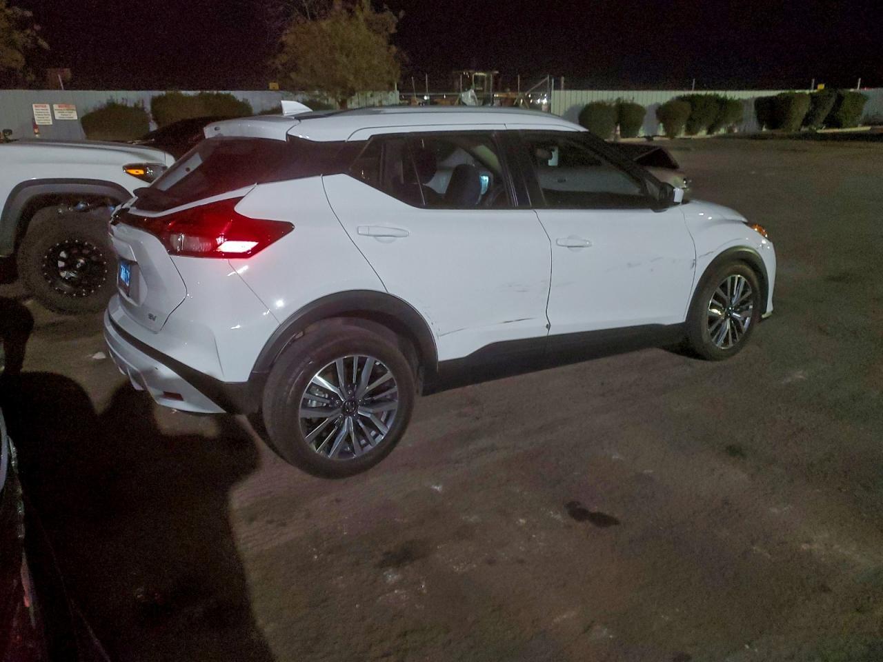 2021 Nissan Kicks - zdjęcie 3