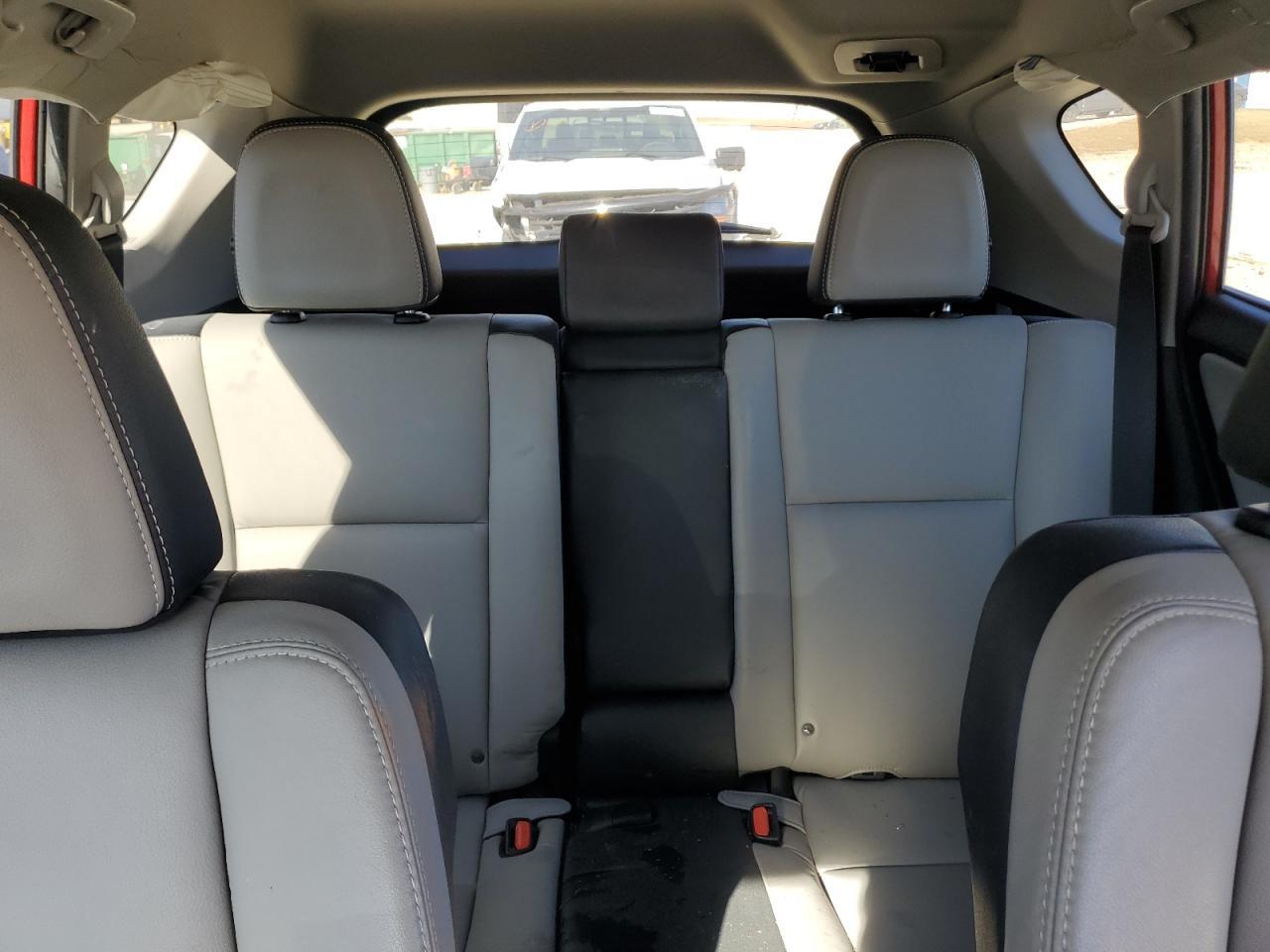2017 Toyota RAV 4 - zdjęcie 10