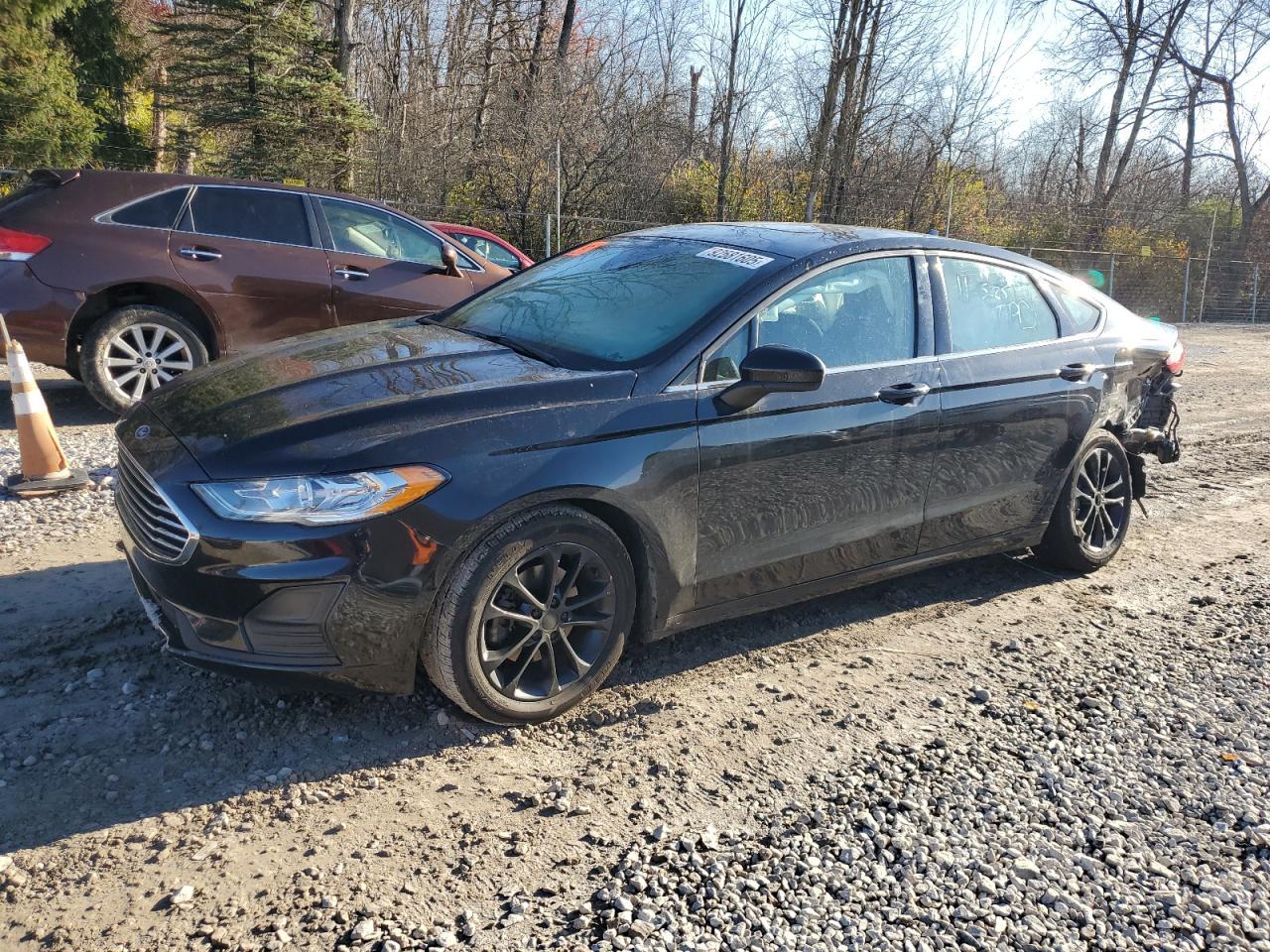 2020 Ford Fusion - zdjęcie główne