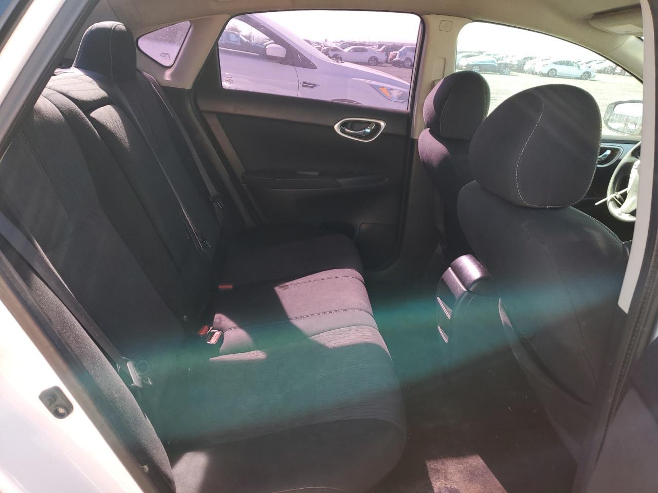 2014 Nissan Sentra S - zdjęcie 10