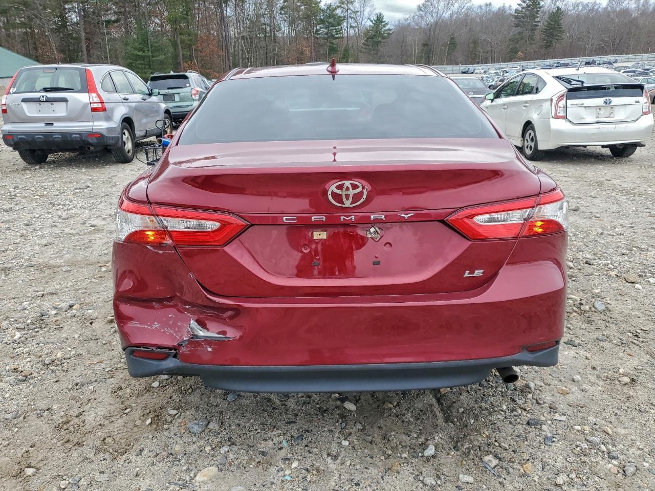 2020 Toyota Camry Le - zdjęcie 6
