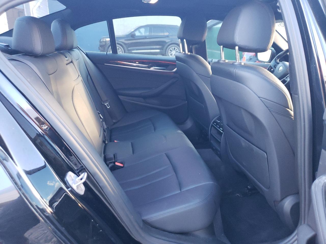 2018 BMW 530 Xi - zdjęcie 10