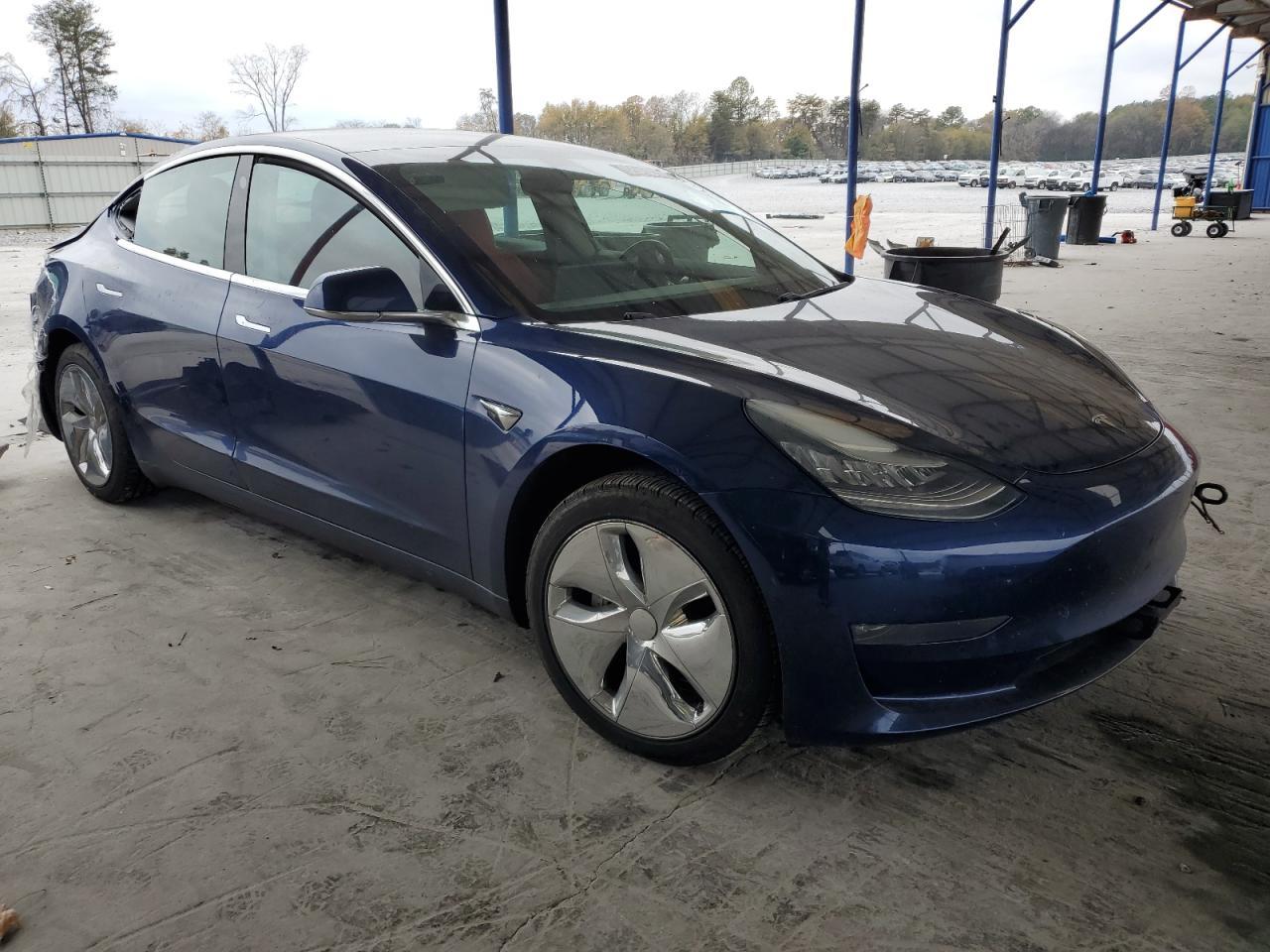 2019 Tesla Model 3 - zdjęcie 4