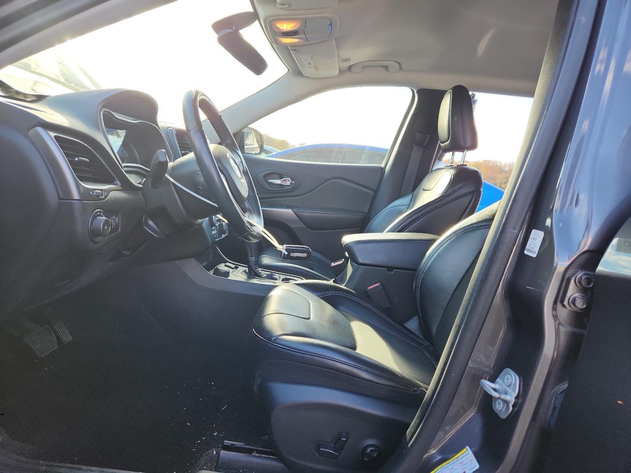 2019 Jeep Cherokee - zdjęcie 7