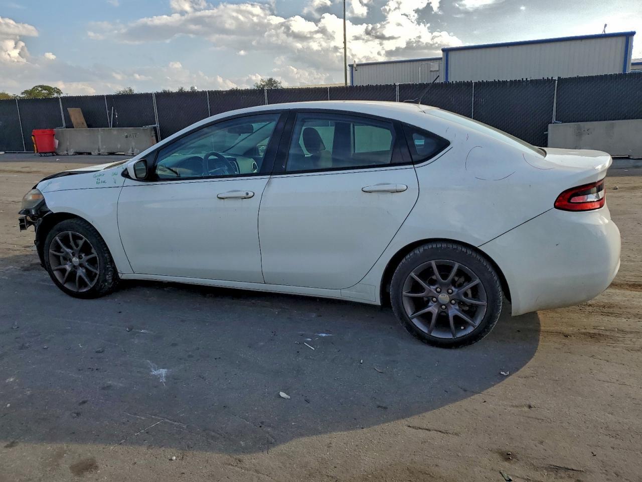 2016 Dodge Dart - zdjęcie 2