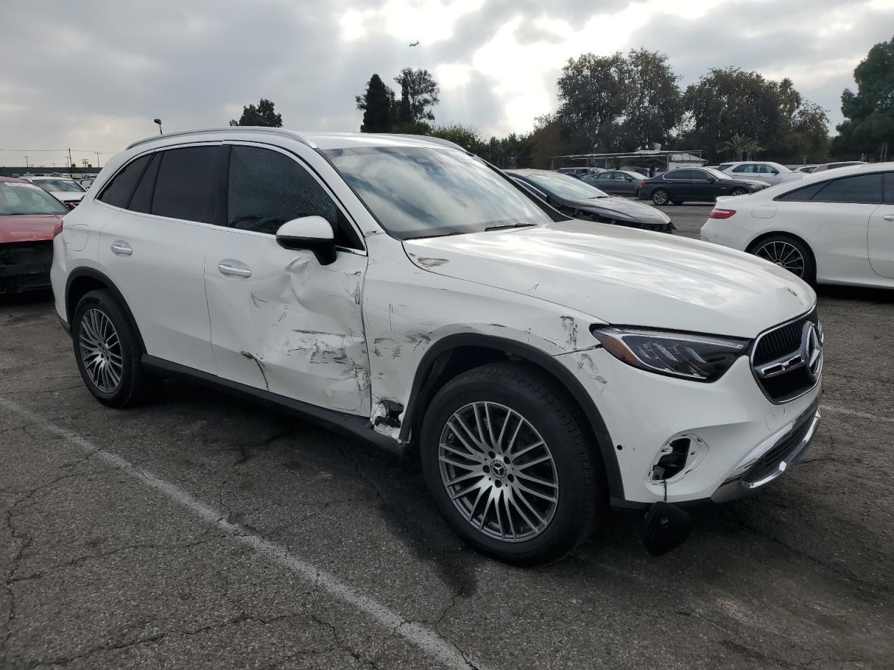 2025 Mercedes-Benz Glc 300 - zdjęcie 4