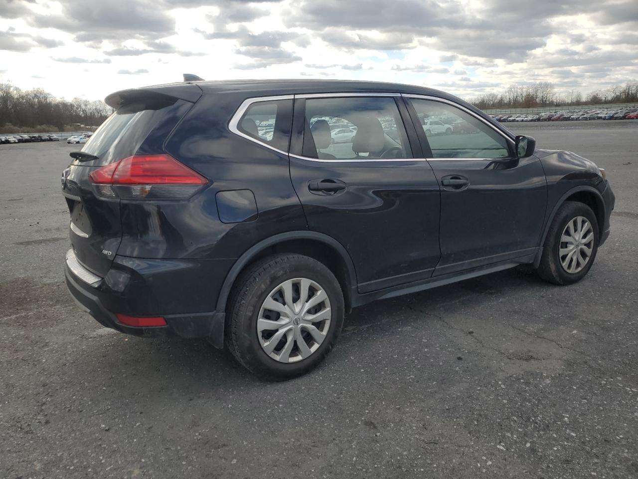 2017 Nissan Rogue - zdjęcie 3