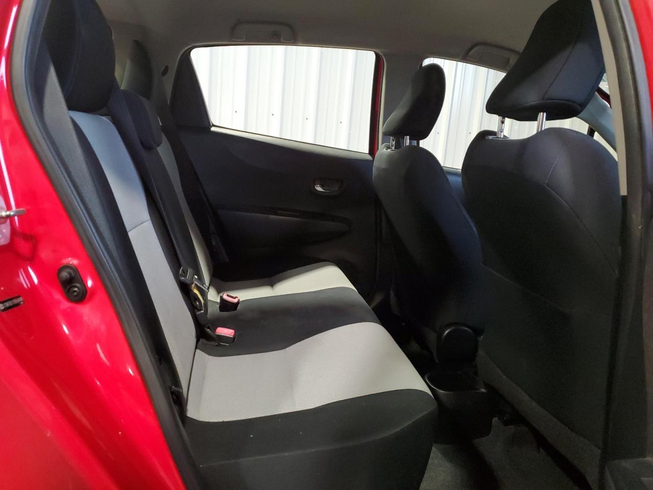 2013 Toyota Yaris - zdjęcie 10