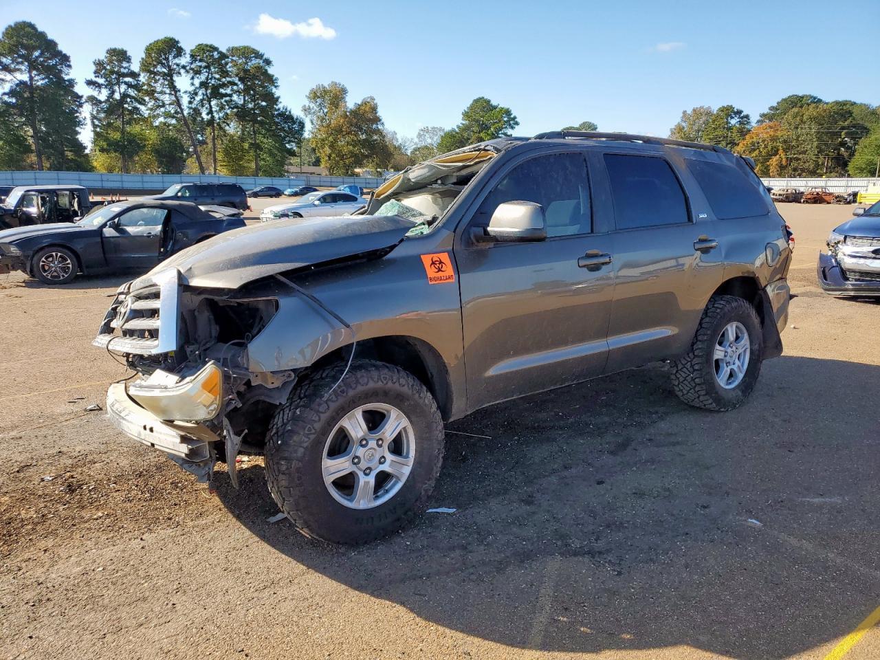 2016 Toyota Sequoia Sr5 - zdjęcie główne