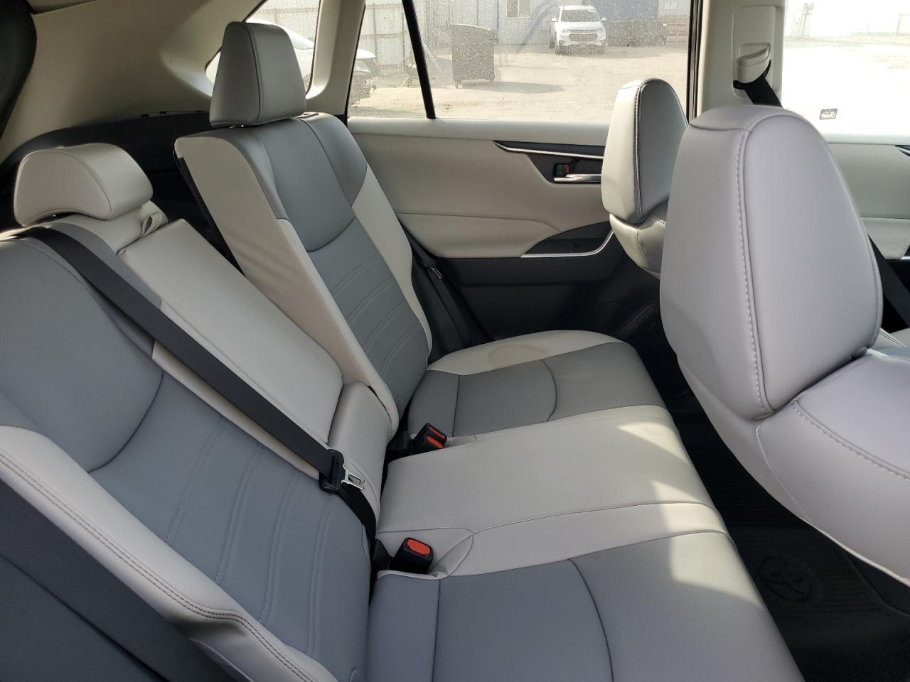 2025 Toyota Rav4 Xle Premium - zdjęcie 10