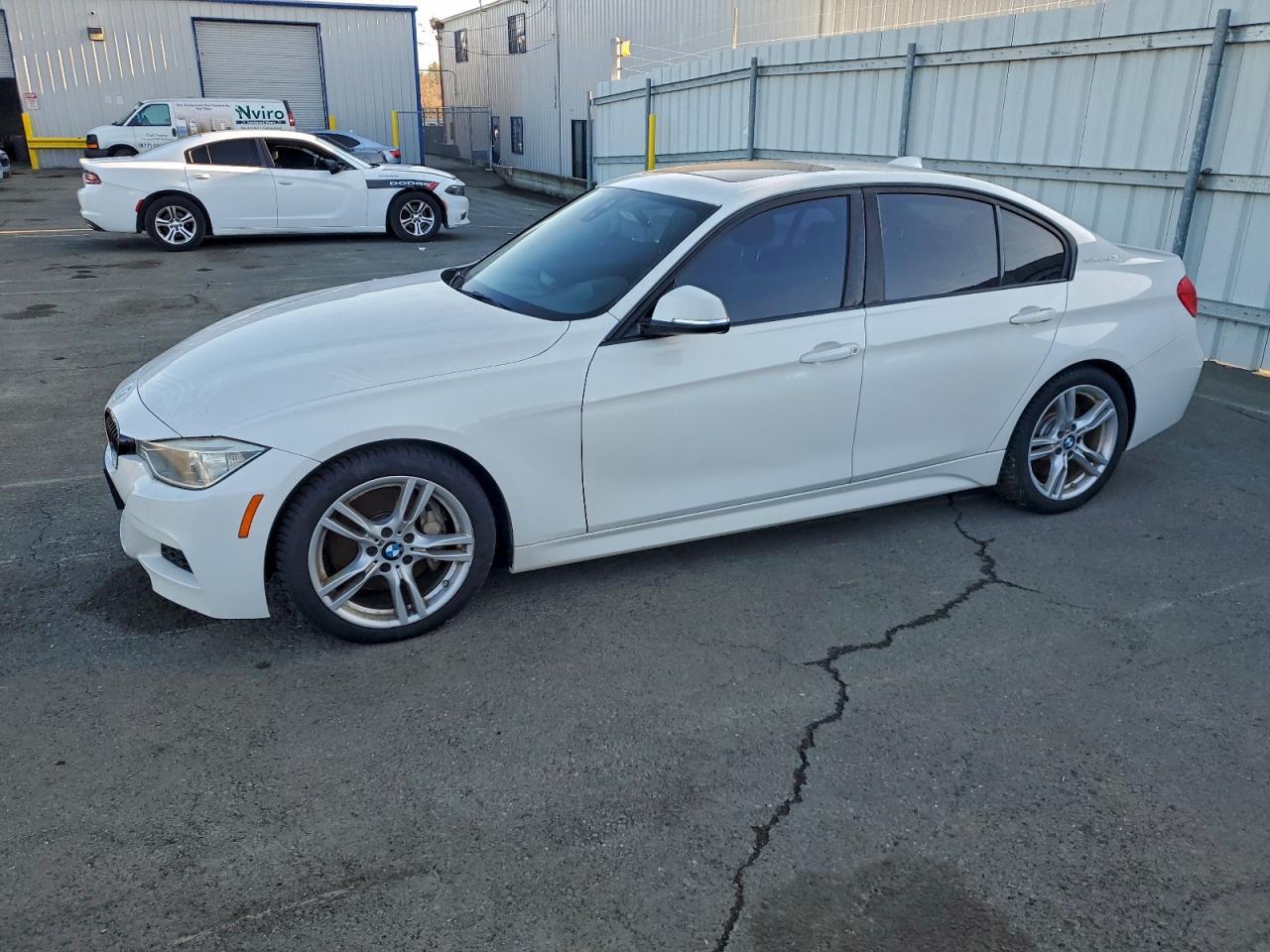 2013 BMW Seria 3 - zdjęcie główne