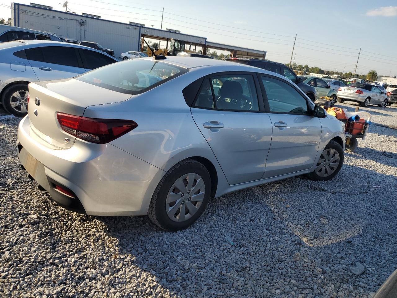 2018 Kia Rio - zdjęcie 3