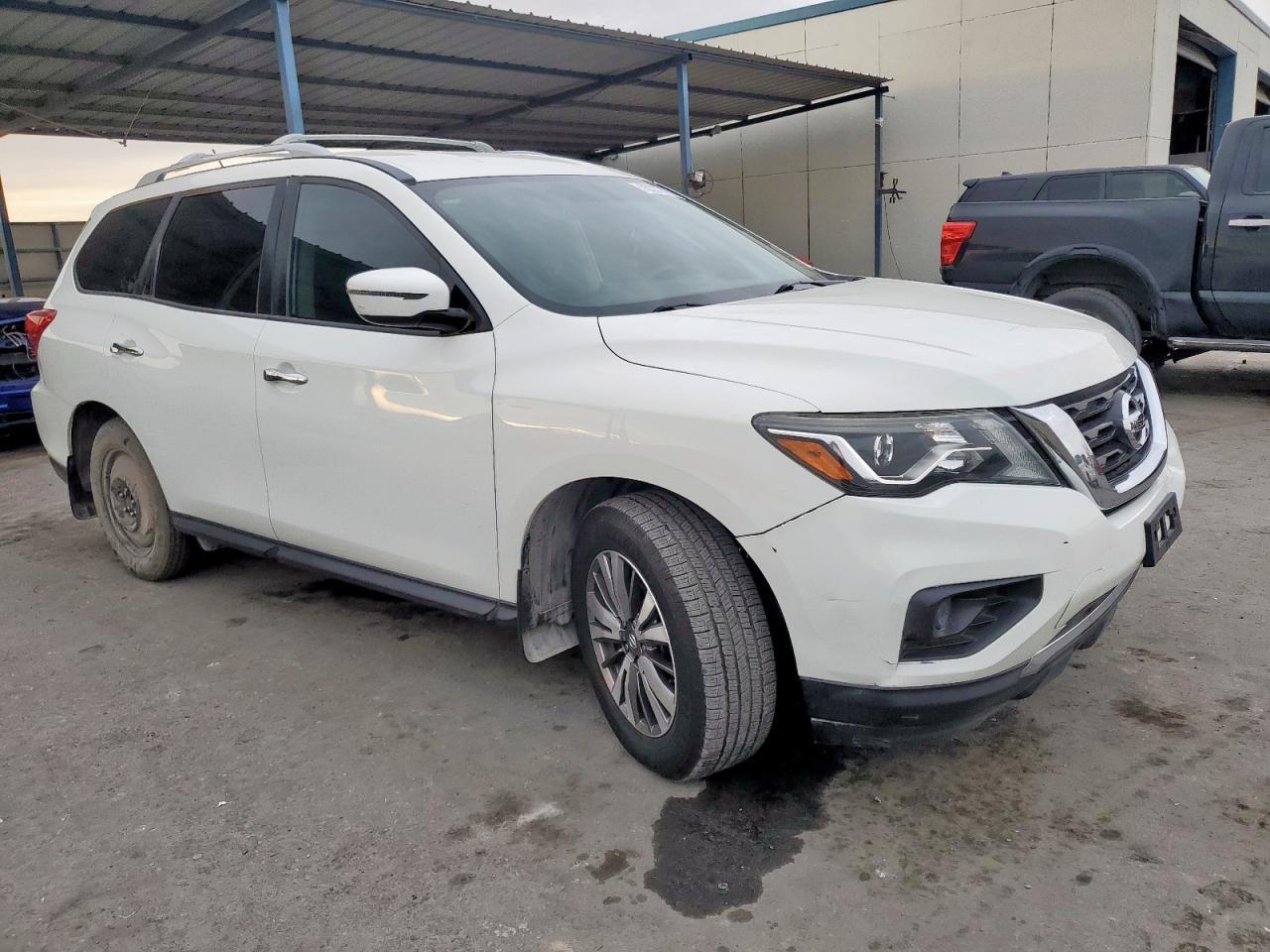 2018 Nissan Pathfinder S - zdjęcie 4