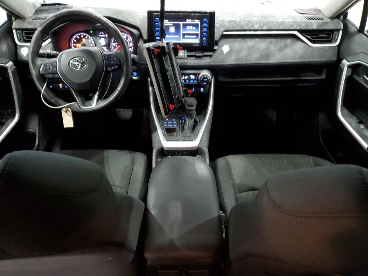 2021 Toyota RAV 4 - zdjęcie 8