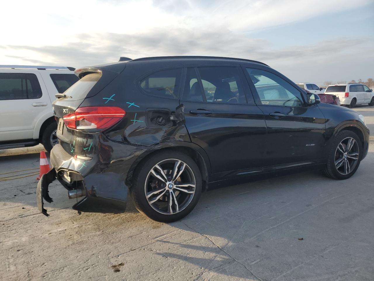 2017 BMW X1 xDrive28I - zdjęcie 3