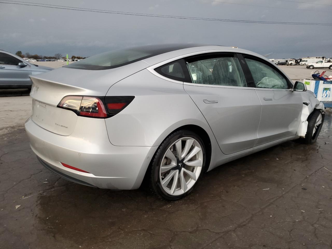 2018 Tesla Model 3 - zdjęcie 3